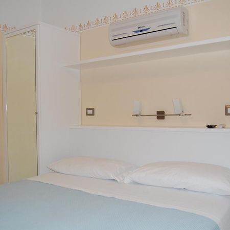 Hotel Centrale San Benedetto del Tronto Esterno foto