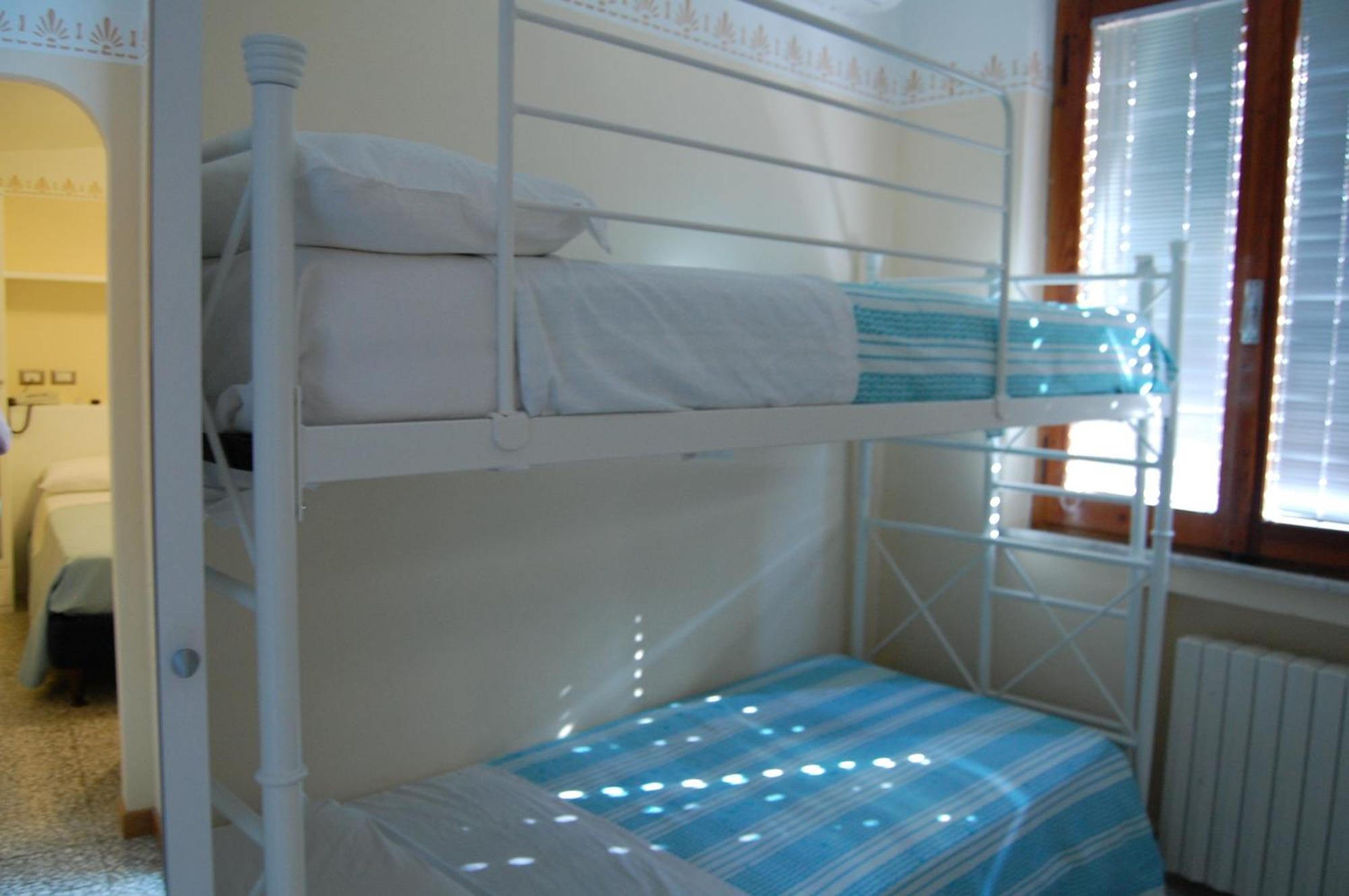 Hotel Centrale San Benedetto del Tronto Esterno foto
