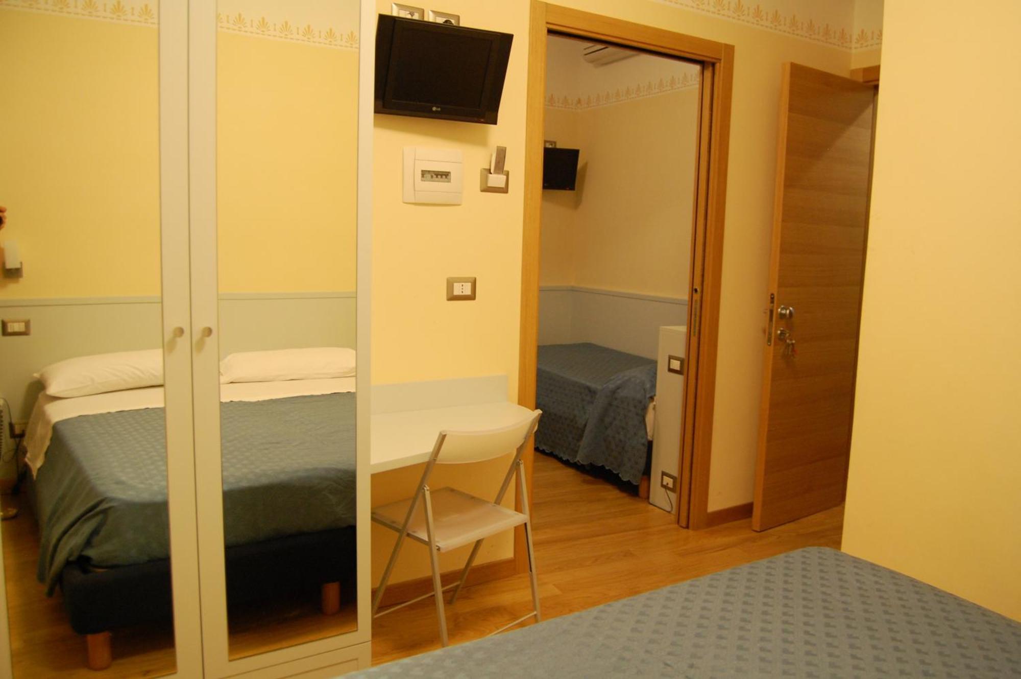 Hotel Centrale San Benedetto del Tronto Esterno foto