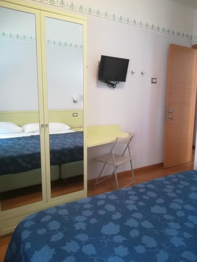 Hotel Centrale San Benedetto del Tronto Esterno foto