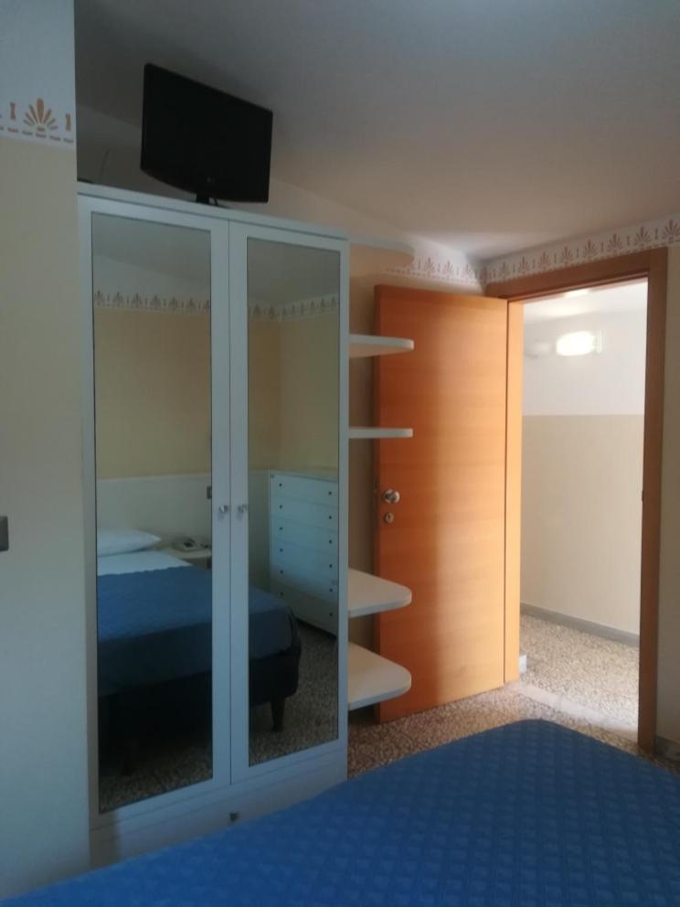 Hotel Centrale San Benedetto del Tronto Esterno foto